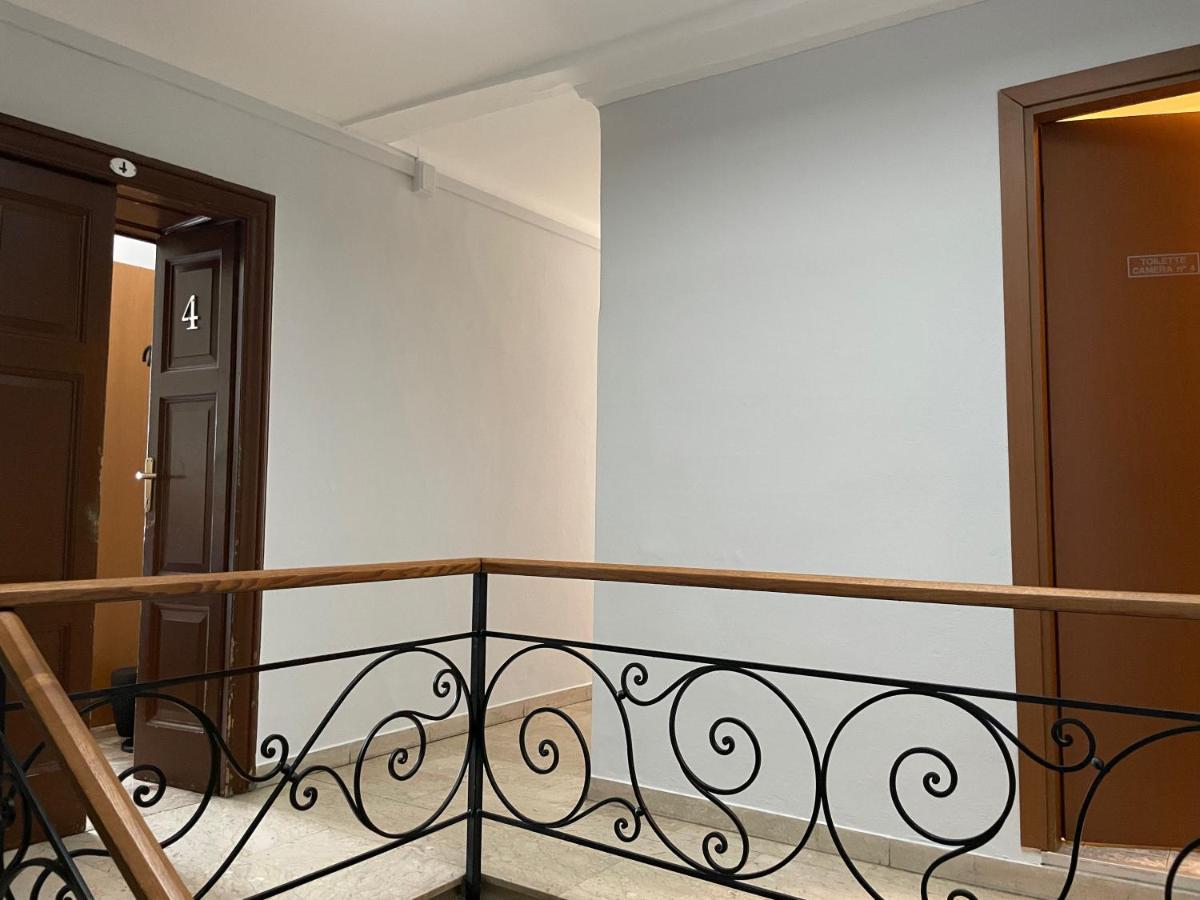 Albergo Della Torre Черноббио Экстерьер фото
