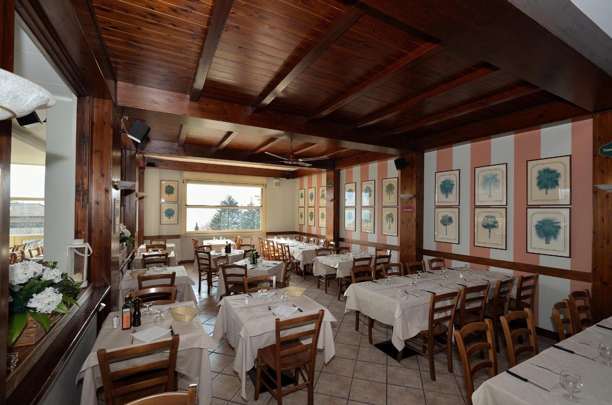 Albergo Della Torre Черноббио Экстерьер фото